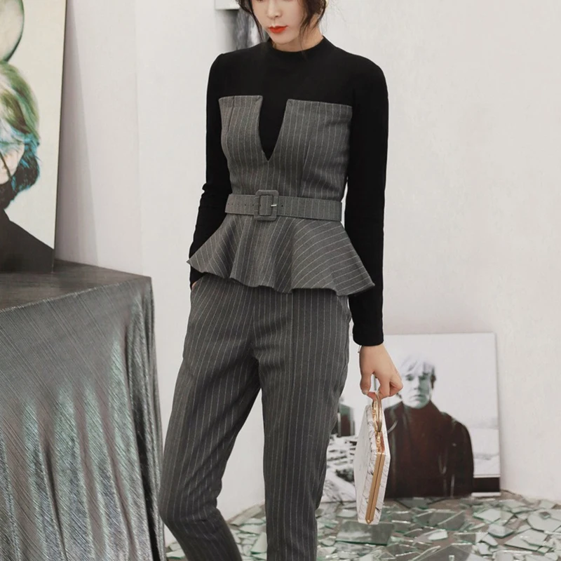 Женский офисный костюм из 2 предметов элегантный облегающий в полоску с