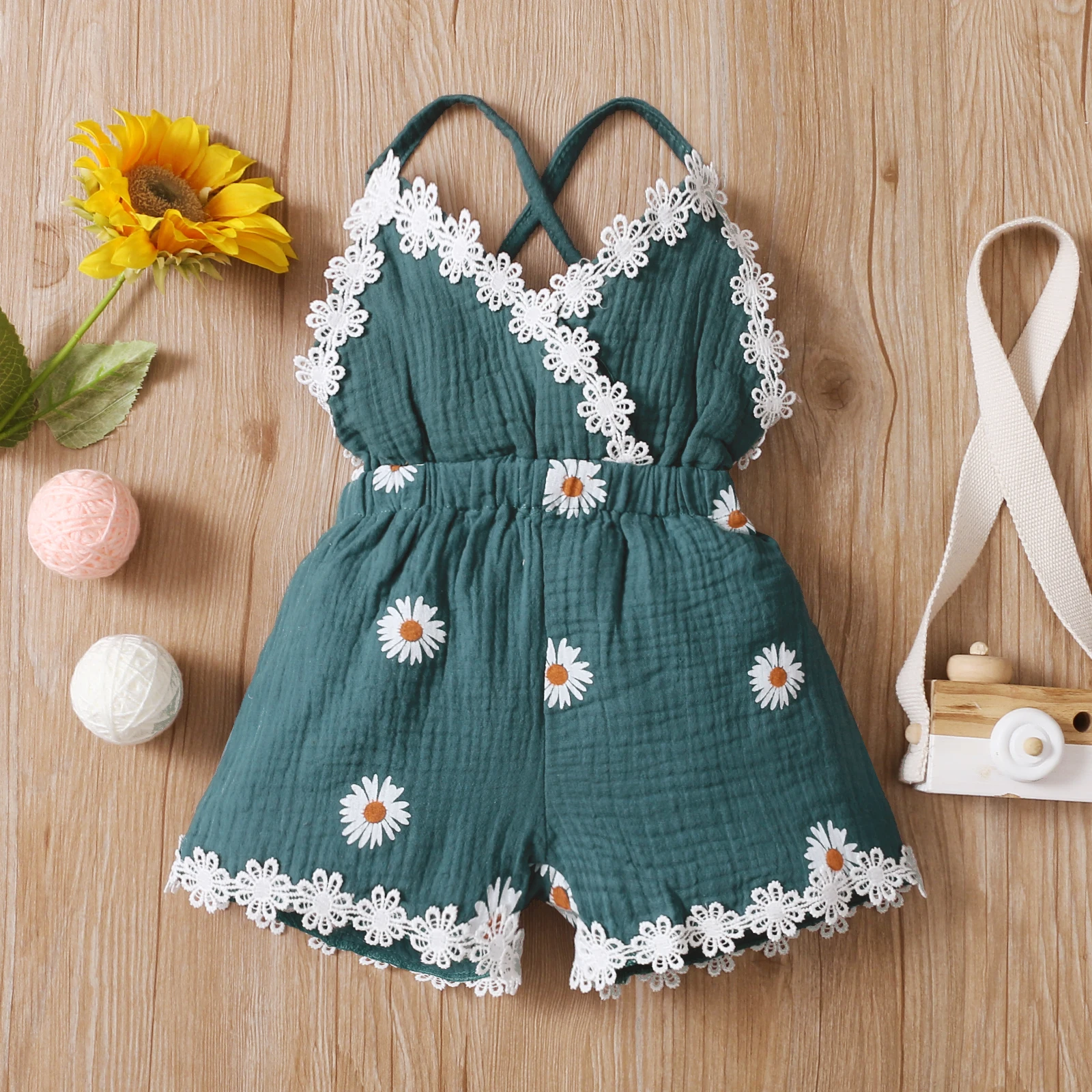 

Newborn Baby Girl Clothes Daisy Print Short Romper, Girls Sleeveless V-neck Elastic Waist Sling Jumpsuit with Lace Outfit Summer