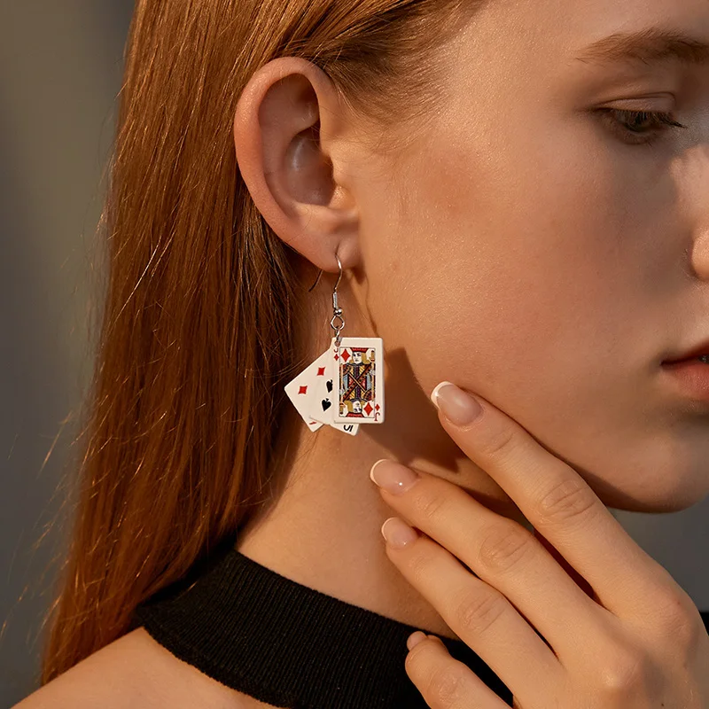 

Personality creativitf cool fun simulation of cold wind funny playing card earrings