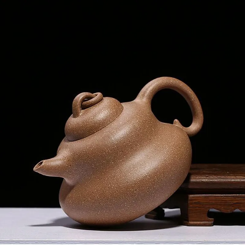 

Чайник из исинской глины, ручная работа