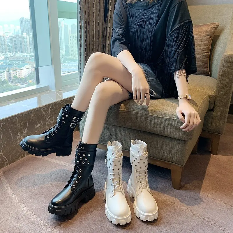 

2020 New Spring and Autumn belt buckle Versatile lacing thin thin boots sponge cake with platform Martin boots girl X541