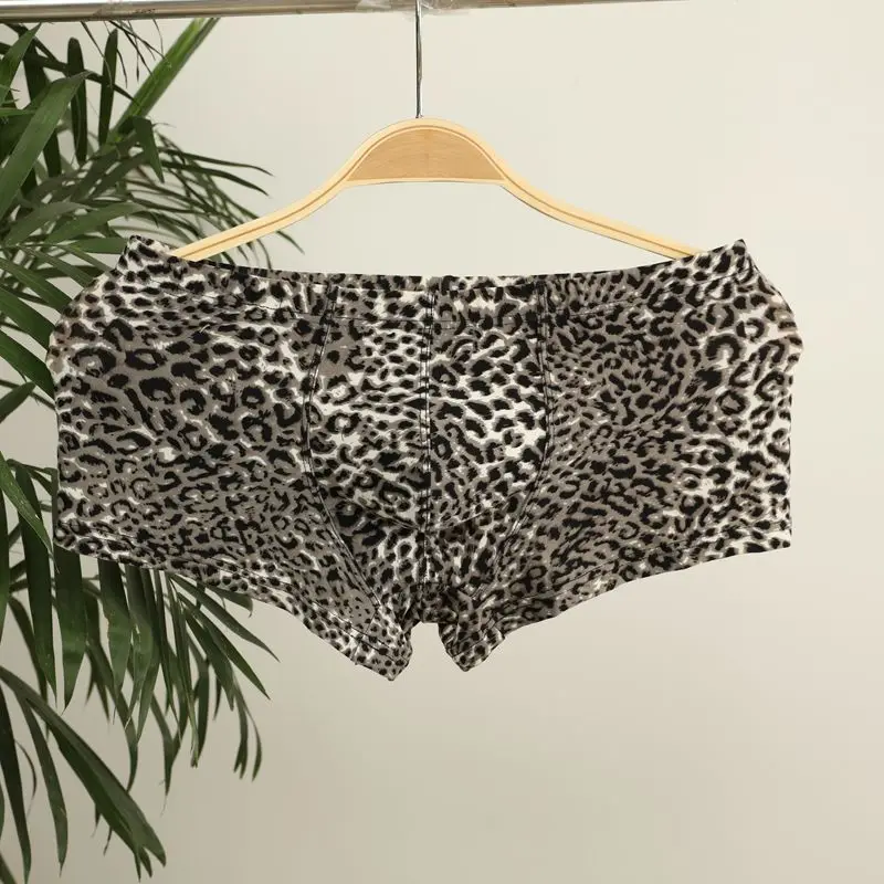 

2020 Men's Sexy Underpants Wild Fashion Leopard Print Boxer Pants Breathable And sexy Boxer Pants Hot Sale