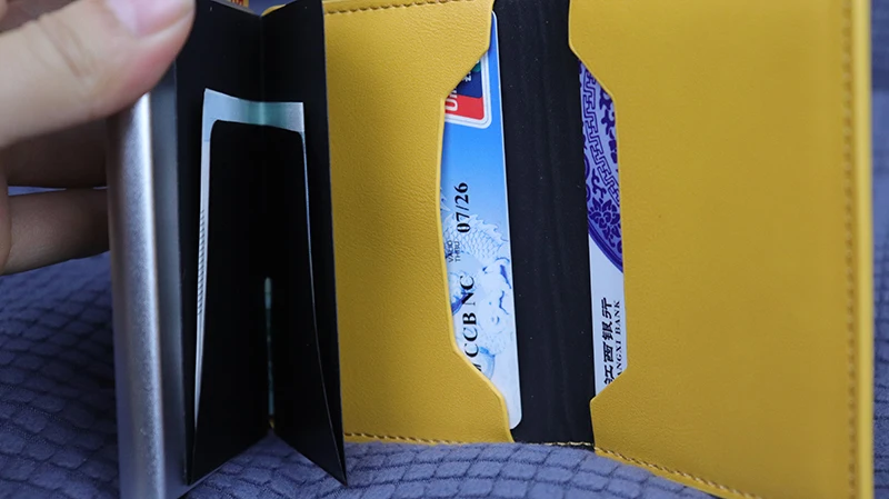 RFID Blocking Credit Card Holder Genuine Leather Men ID Card holder Mini Wallet Vintage Metal Automatic Anti-theft Card Wallet