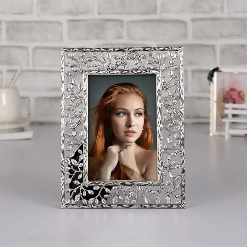 

European Style Ancient Tin Drawing Metal All Water Drill Creative Photo Frame Ornaments