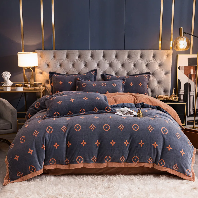 

4pcs Set Winter Warm Thicken Plush Bedding Set Flannel Duvet Cover Flat Sheet Pillowcase King Queen Bedding Set