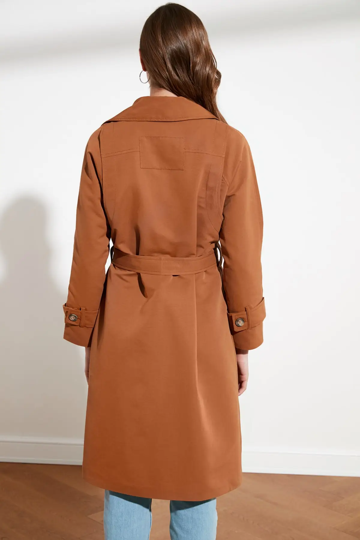 

Trendyol Arched Water Repellent Featured Long Trench Coat TWOSS21TR0004