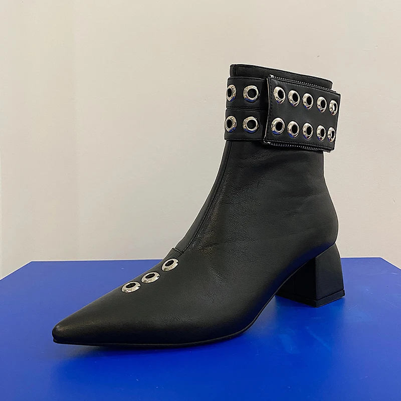 

2020 Unique design Genuine leather Ankle boots Women boots pointed Fashion boots Rivet hole New winter Women shoes