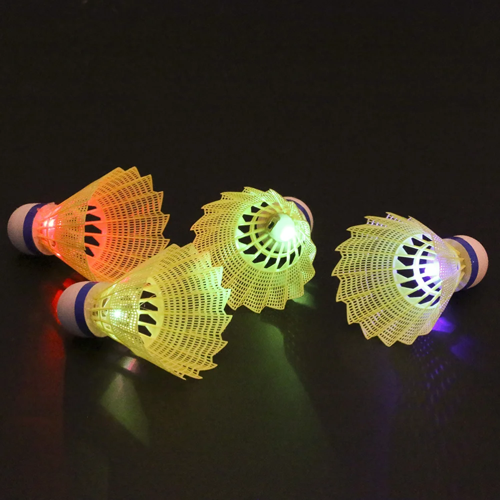 

8PCS LED Badminton Shuttlecocks Lighting Birdies Shuttlecock for Indoor Outdoor Sports Activities (Lamplight Color for Random)
