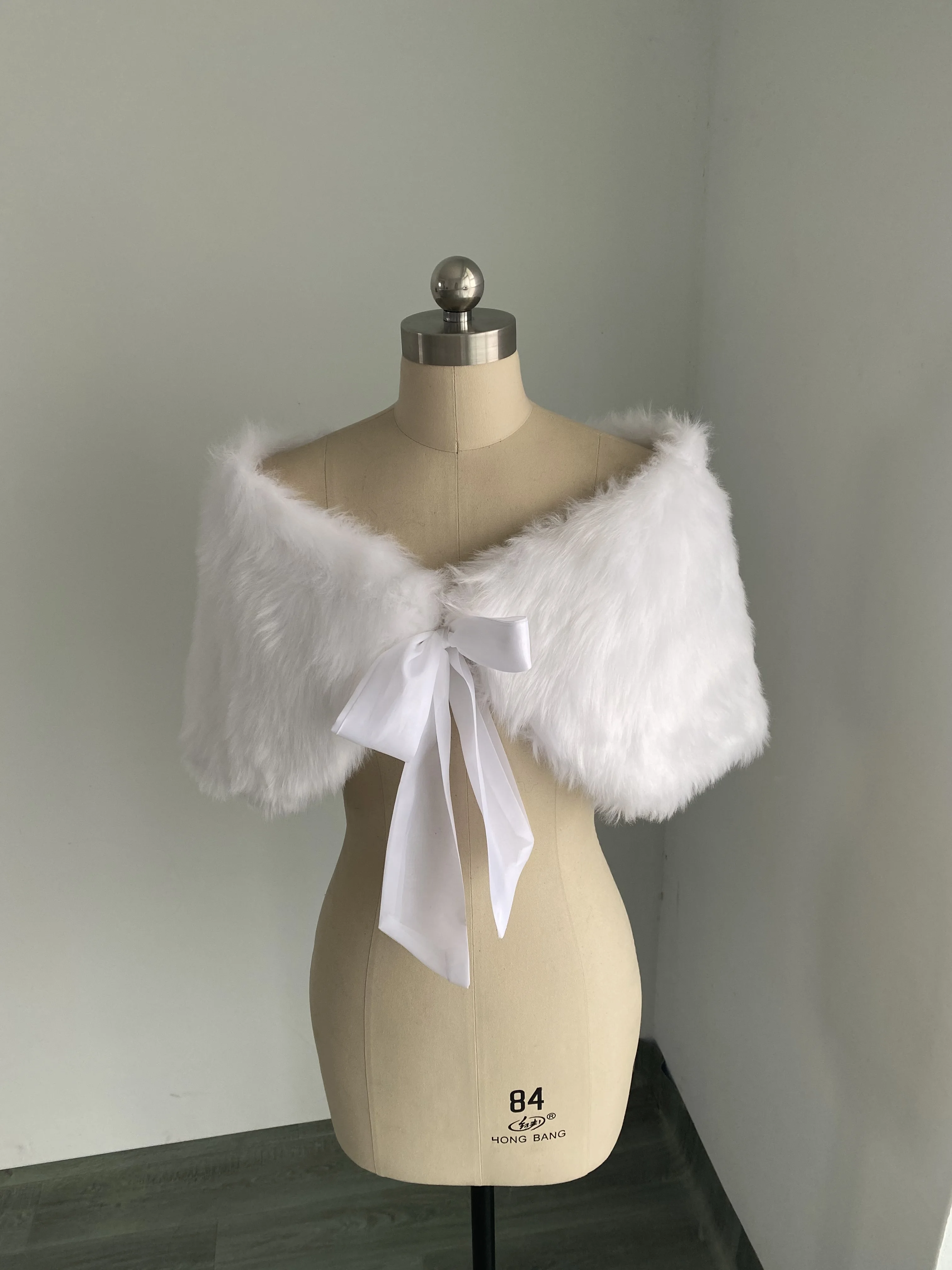 Свадебная шаль из искусственного меха белого/цвета слоновой кости женская