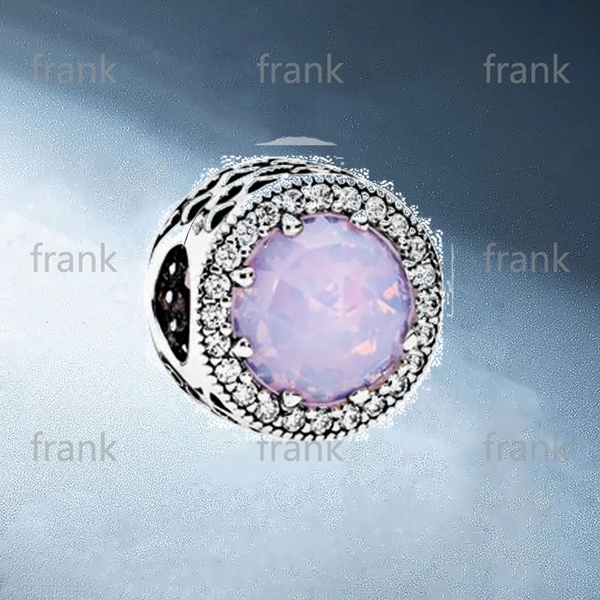 

796239NOP Milky pink RADIANT HEARTS CLIP