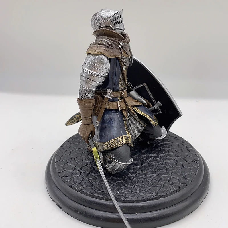 Экшн фигурка рыцарь фараам из ПВХ Коллекционная модель черных душ игрушка