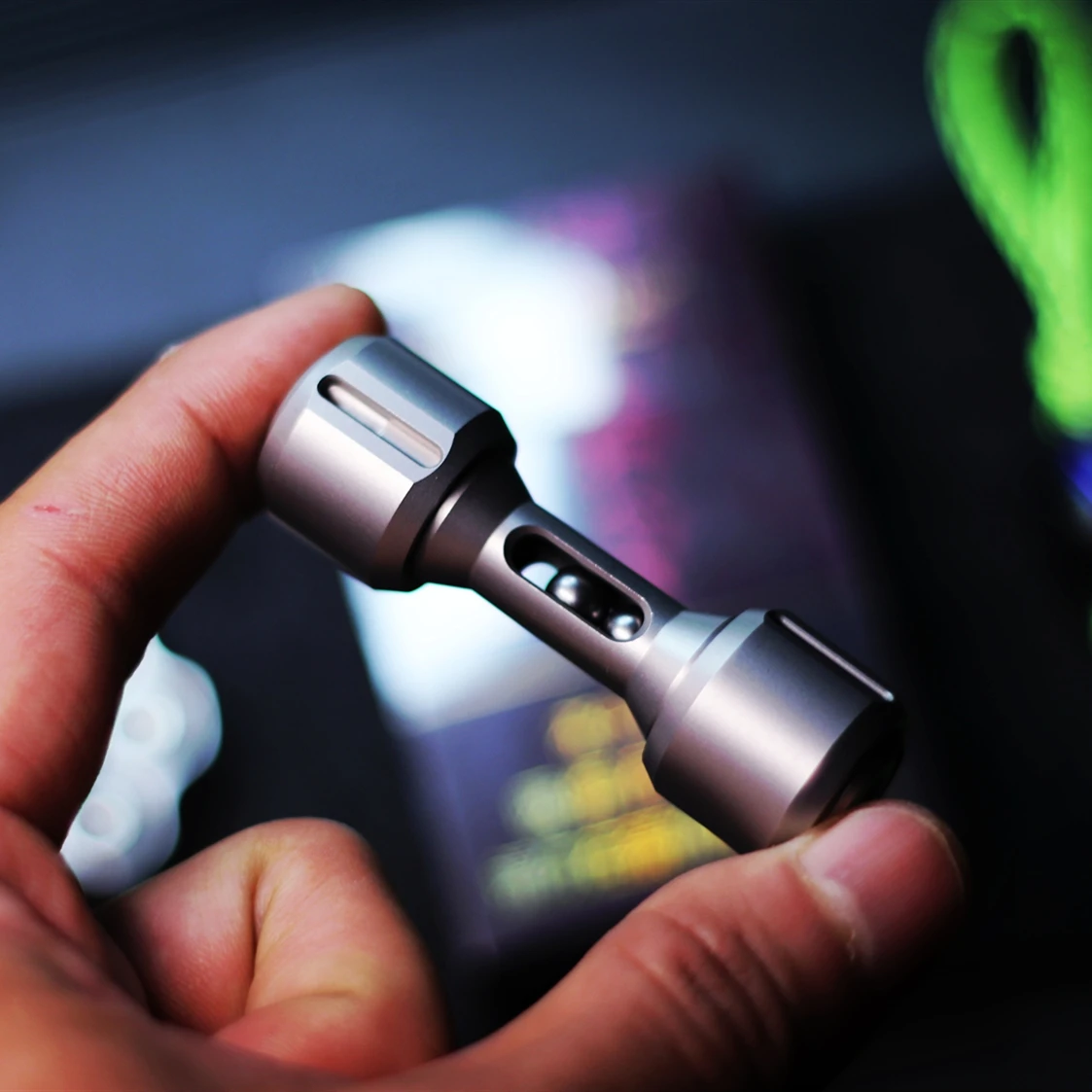 Декомпрессионная игрушка второго поколения из вольфрамовой стали и титанового