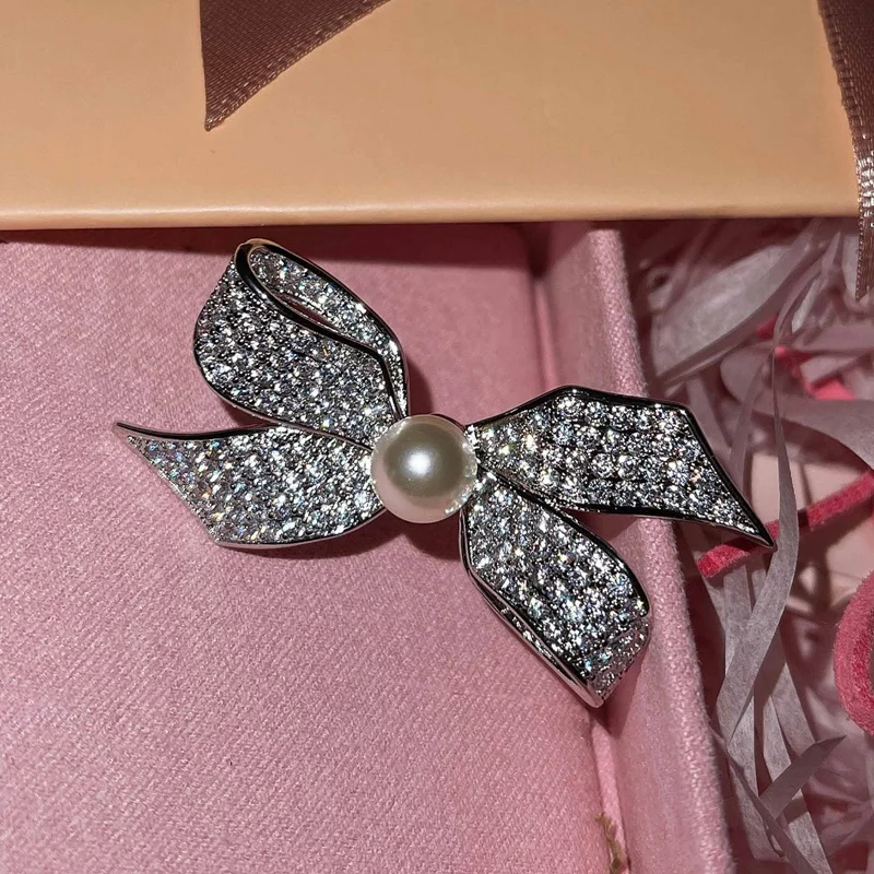 

1pc Hiphop Luxury Snowflake Brooch Inlay Shiny Zircon Silver Cute Dainty Unicorn Bow Pearl Jewelry For Women Party Birthday Gift