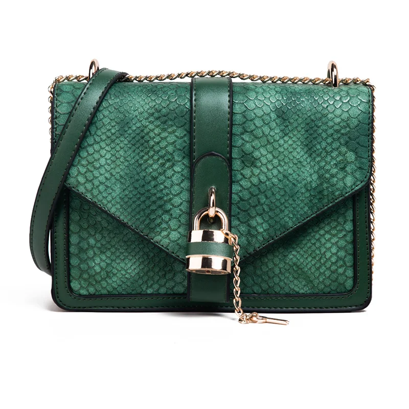 Сумка через плечо со змеиным принтом и брелоком женская сумка с цепочкой