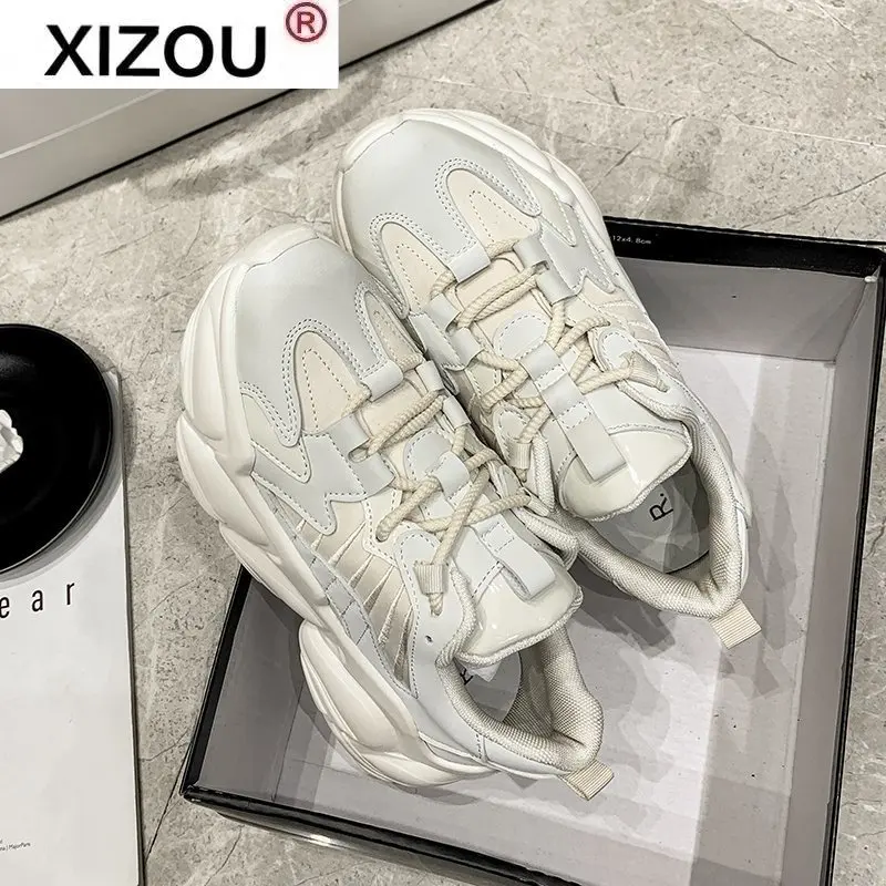 

Super fire old women's shoes 2021 spring autumn new thick-soled black casual sneakers Increased non-slip Women's Vulcanize Shoes