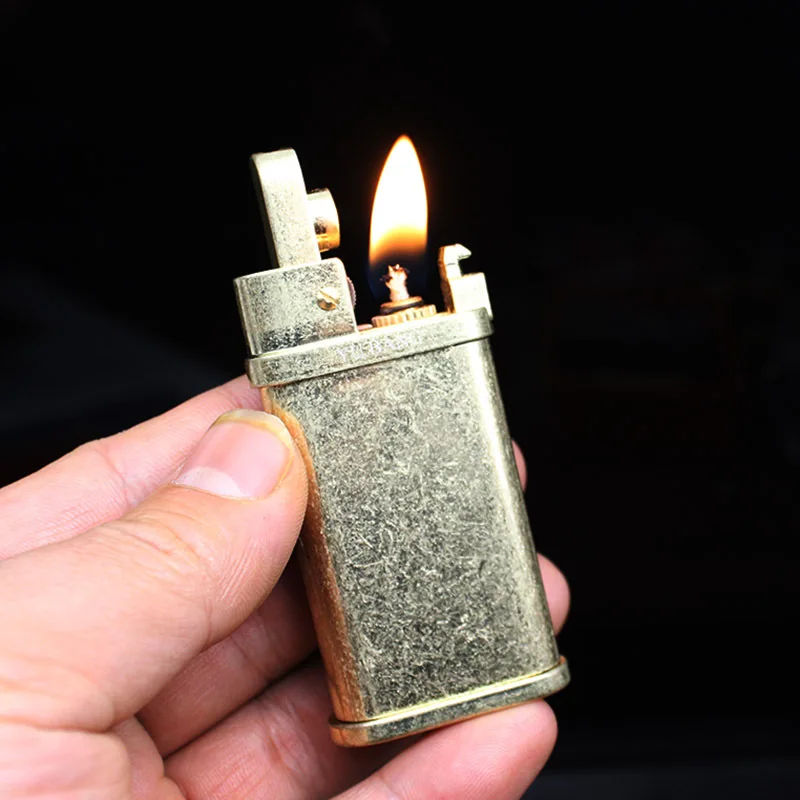 

Brass Retro Free Fire Kerosene Lighter Flint Grinding Wheel Torch Pipe Lighter Oil Cigarette Windproof Lighter Gadgets For Men