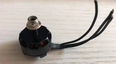 

Модель самолета дрона мотор BR1806 KV2280 Zhiying бесщеточный двигатель FPV через небольшую машину с четырьмя осями