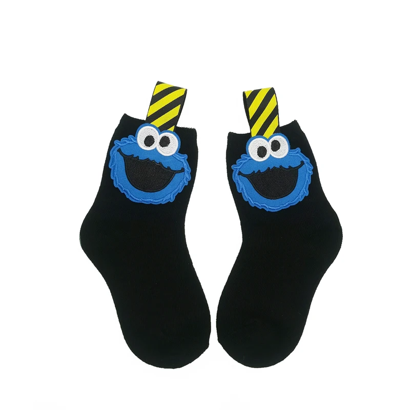 

Носки в стиле аниме с мультяшными принтами, популярные милые хлопковые носки, модные вечерние черные спортивные стильные женские носки уни...