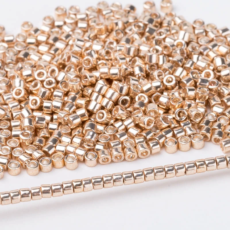 Taidian Miyuki Delica Seed Bead 11/0 для Broderie De Perles Francaises непрозрачный белый DB1-40 1,6x1,3 мм около 1000 штук - Color: miyuki-DB411