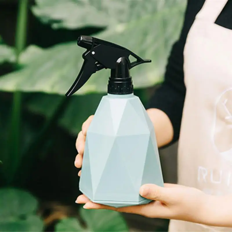 

Empty Spray Bottle 600ml Plastic Water Spray Bottle Geometric Design Empty Spraying Bottle for Flowers Plants Watering Tools