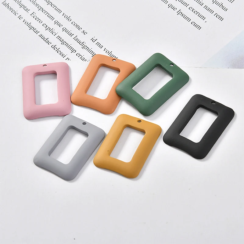 Простые геометрические прямоугольные подвески из сплава с резиновой краской