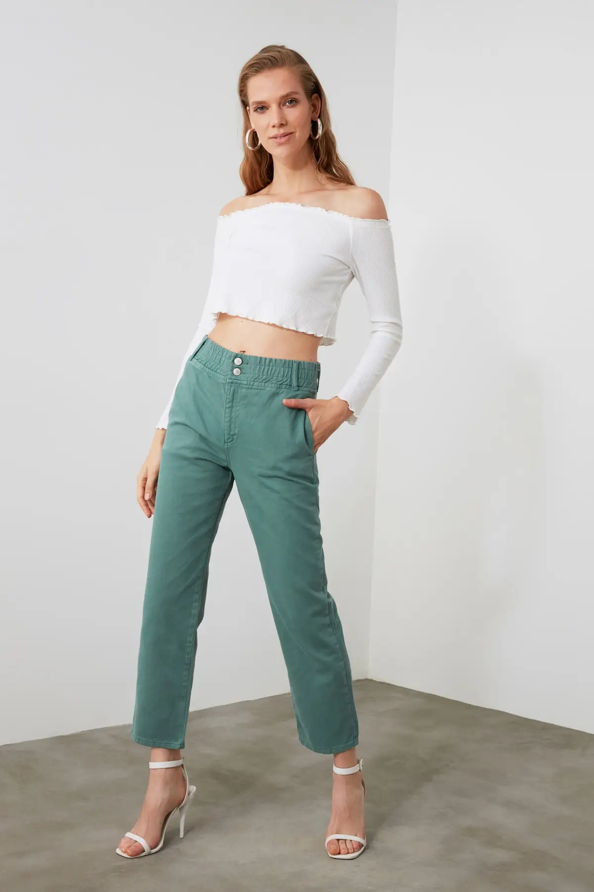 

Trendyol Beli Wheel High Bel Straight Jeans TWOAW21JE0377