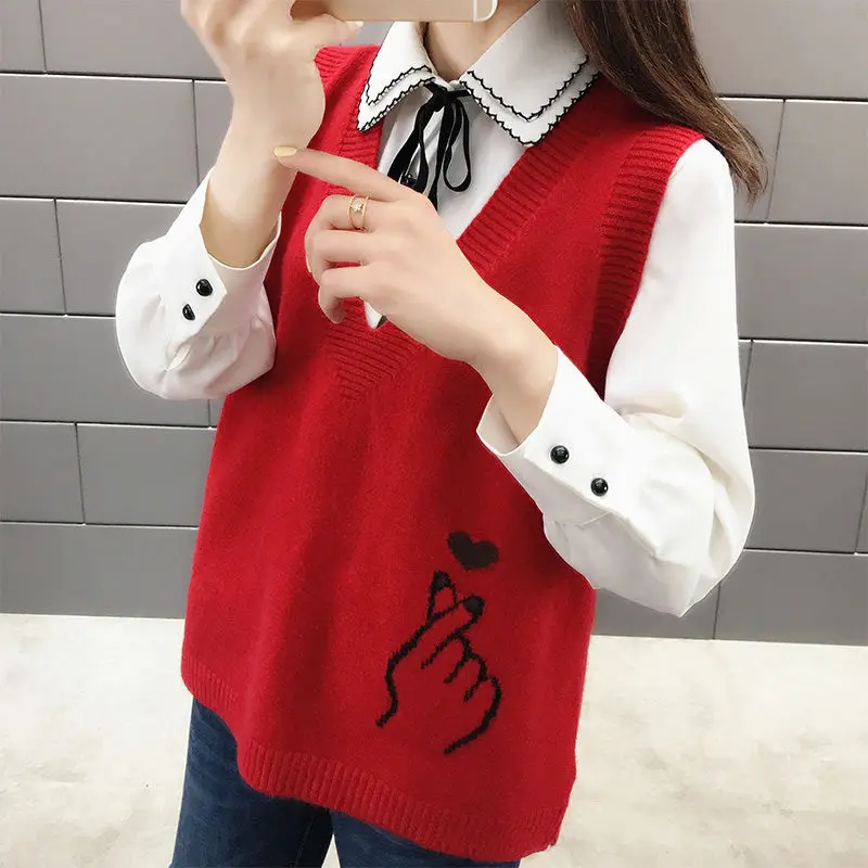 

Love Knitted Vest Women's Loose and Versatile V-neck T-shirt Vest Spring New College Style Short Jacket