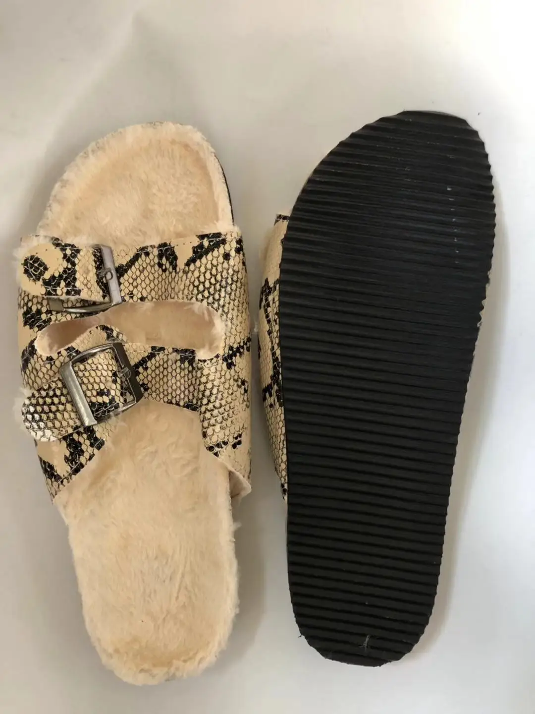 

Women's Shoes