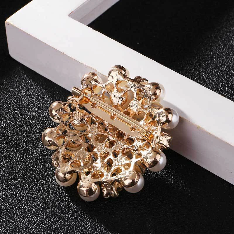 

Rhinestone Crystal Pearls Flower Brooches for Women Men Wedding Bridal Flowers Brooch Pin DIY Rhinestone Jewelry Accessories Pin