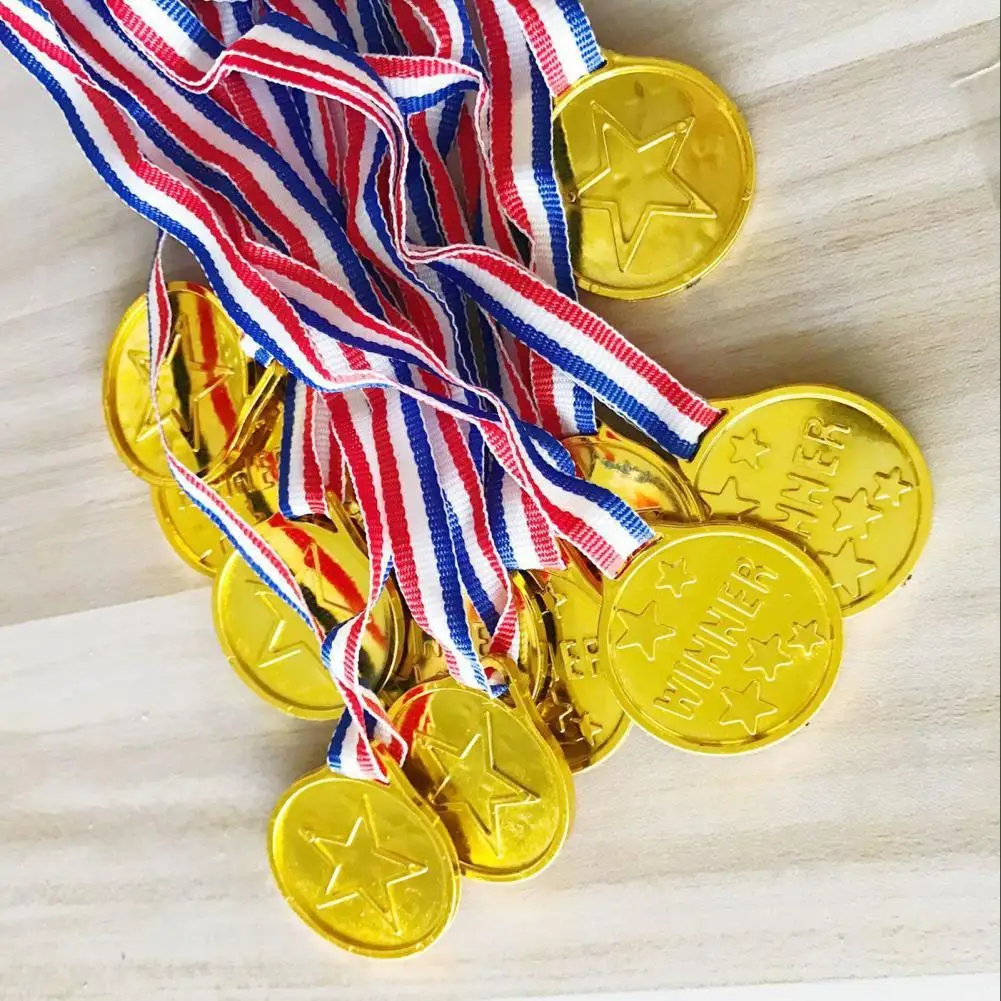 

10pcs Medals Funny Long Rope Star Design Winner Medals Toy for Party