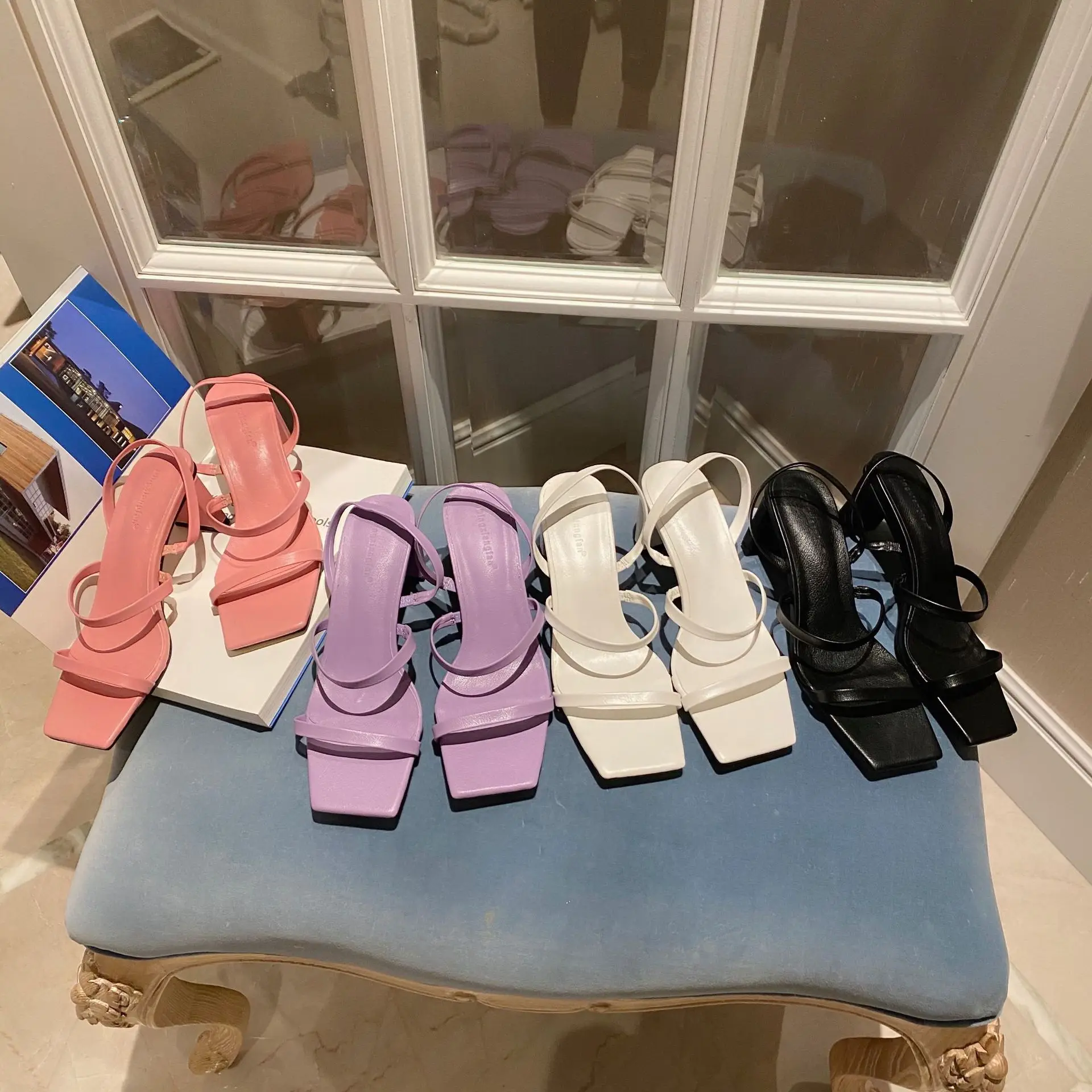 Женские шлепанцы на высоком каблуке босоножки ярких цветов тонком лето KM-ROYA |