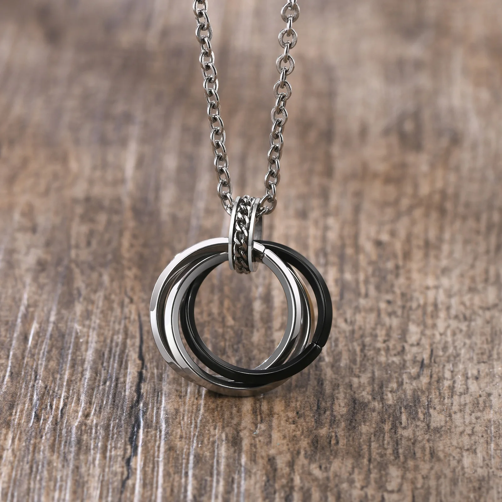

Stainless Steel Man Tri Circle Interlocked Pendant Necklace for Men Jewelry