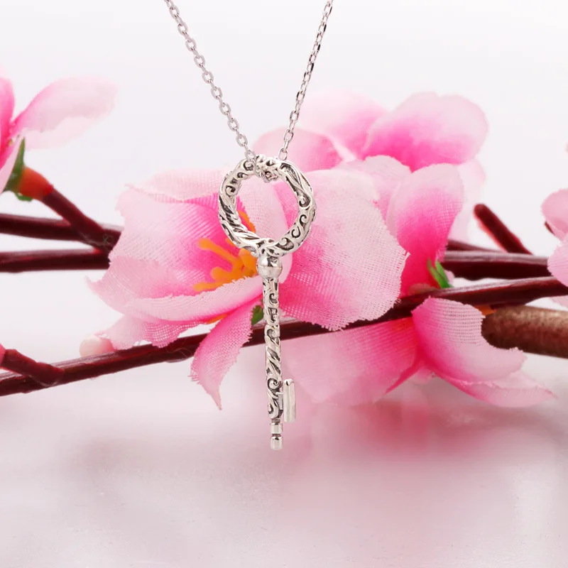 

S925 Sterling Silver Aristocratic Key Charm Fashion Elegant Key Diy Necklace Pendant