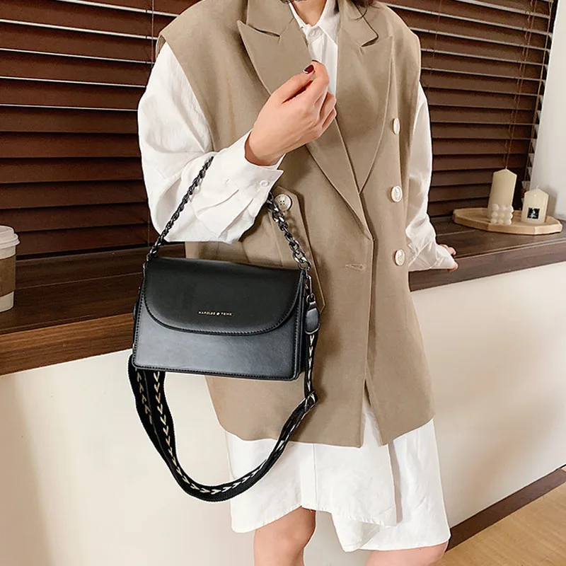 

Casmor 2020 New Women Sold Messenger Bag Sling Bag Korean Chain Mini Bag Female Fashion Letter Shoulder Bag for Women