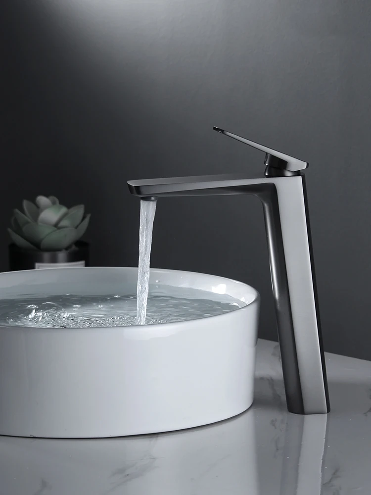 

Golden Brushed Bathroom Sink Faucet Bathroom Vanity Faucet Black Hot and Cold Faucet Bathroom Basin Faucet Hand Washing Faucet