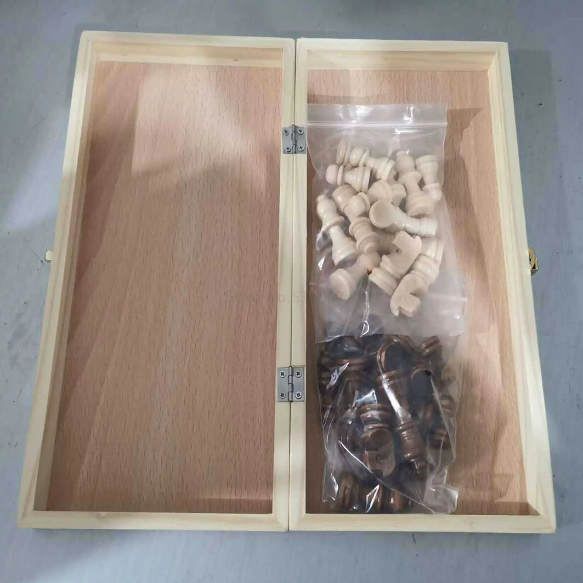 

Magnetic Wooden Folding Chess Set with Felted Game Board Interior for Storage Adult Kids Beginner Large Chess 39cm*39cm