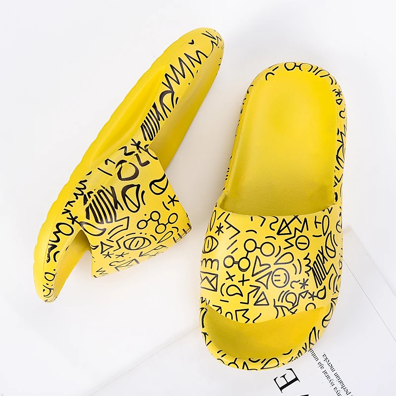 

Summers Casual Slippers Men's Fashion New Style Breathable Non-slip Outdoor Beach Women's Shoes Graffiti Black Yellow Increased