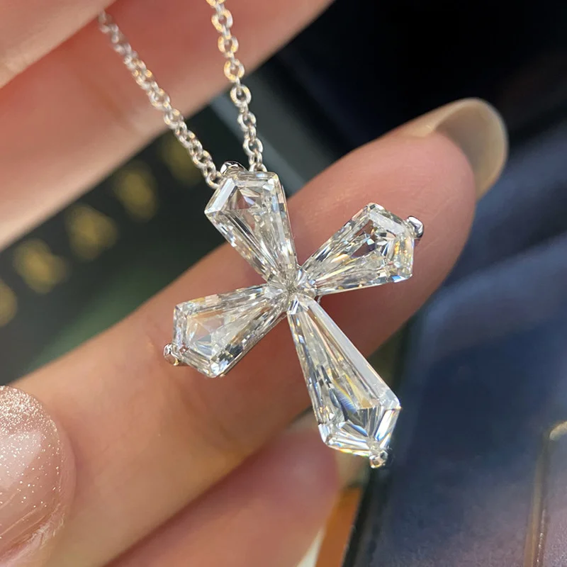 

Valuable Lab Diamond Cross Pendant White Gold Filled Party Wedding Pendants Necklace For Women men moissanite Jewelry Gift
