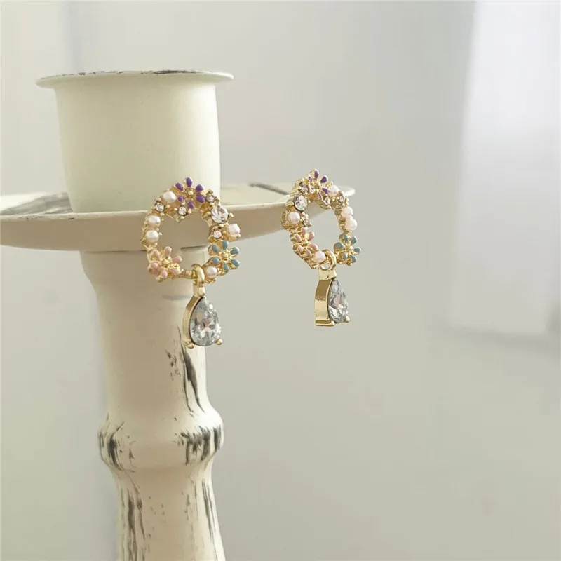 Женские круглые серьги-подвески с кристаллами | Украшения и аксессуары