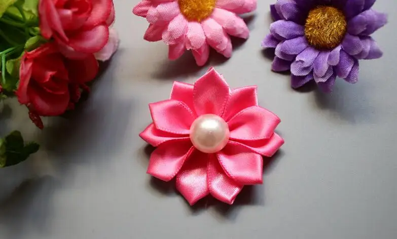 Атласная лента 10 шт./лот цветы с жемчужным центром миниатюрный цветок для одежды