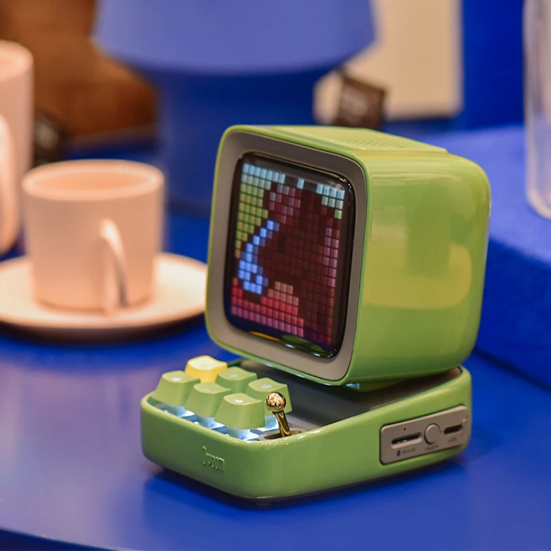 저렴한 새로운 DITOO 픽셀 블루투스 무선 스피커 벚꽃 색상 기계 레트로 컴퓨터 모델 스마트 스피커 알람 시계