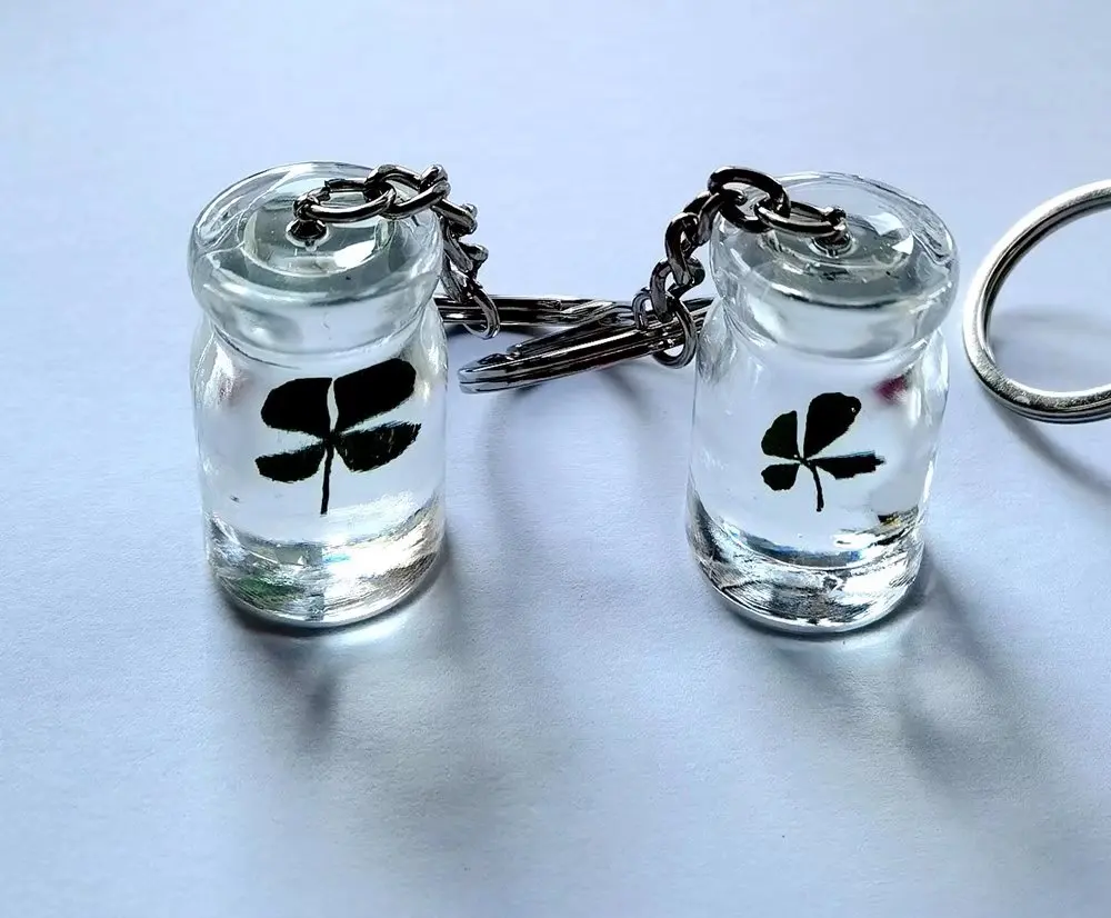 

12 pcs cool keychain real four leaf clover drifting bottle ring jewelry