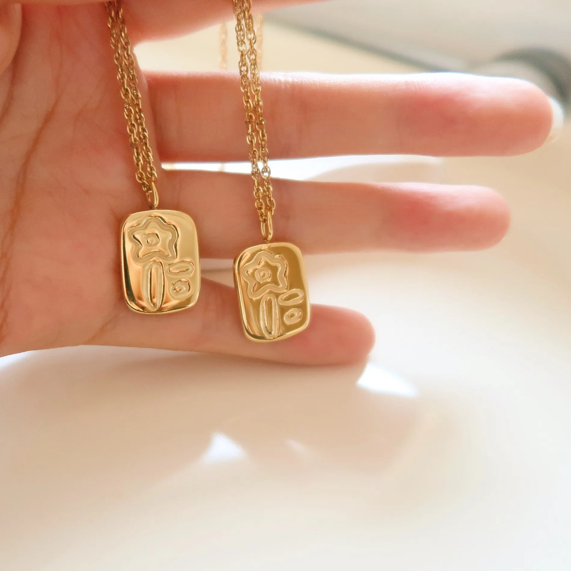 

Винтажное резное ожерелье с толстой цепочкой и пряжкой, ожерелье в стиле бохо, панк, металлическое ожерелье-чокер с монетницей, модное женск...