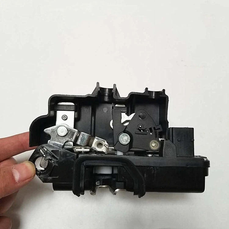 Блокировка дверного замка в сборе для sаик ROEWE 350 550 MG6 центральный замок левой