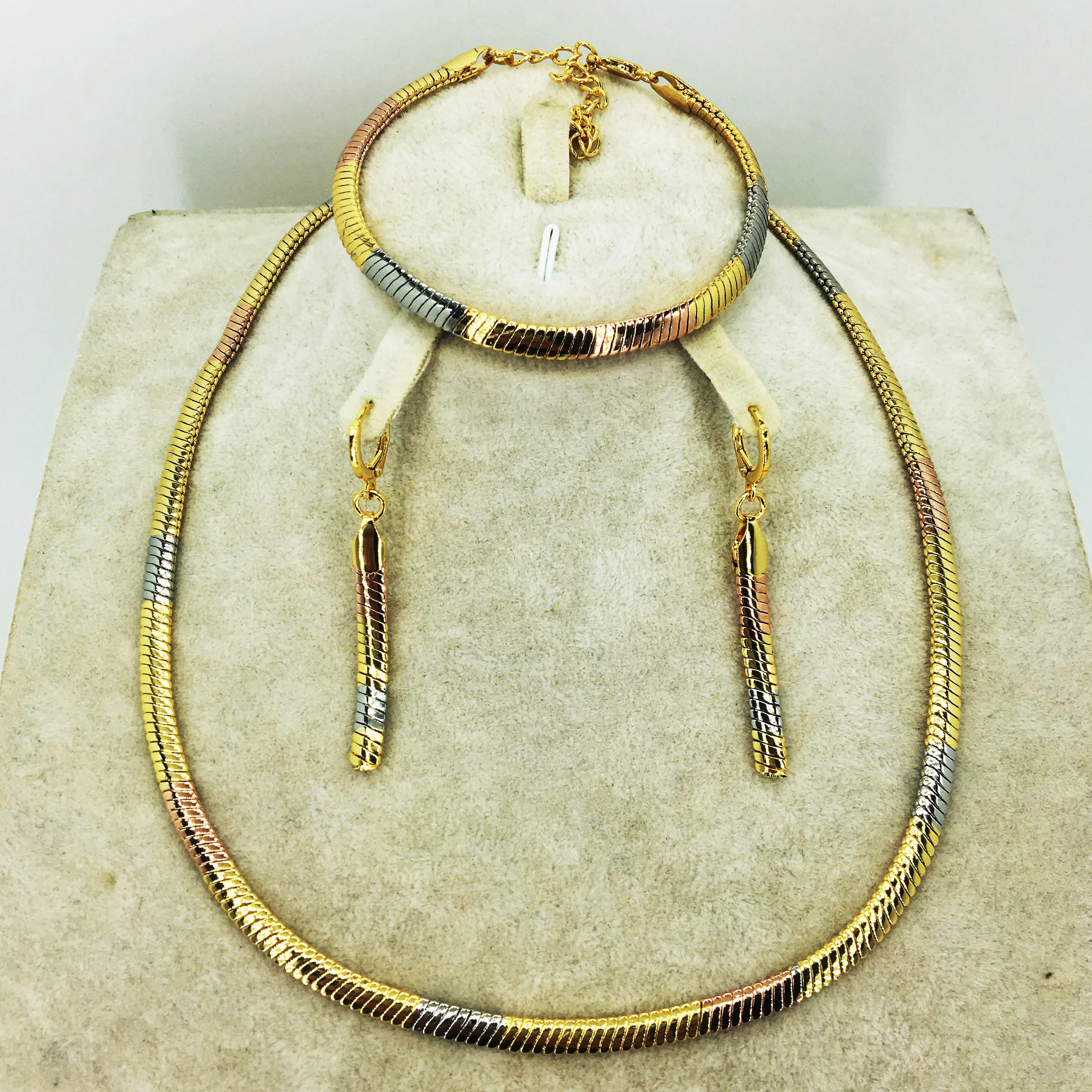 

Высококачественные итальянские золотые ювелирные изделия для женщин, африканские бусины, ювелирные изделия, модное ожерелье, серьги, брасл...