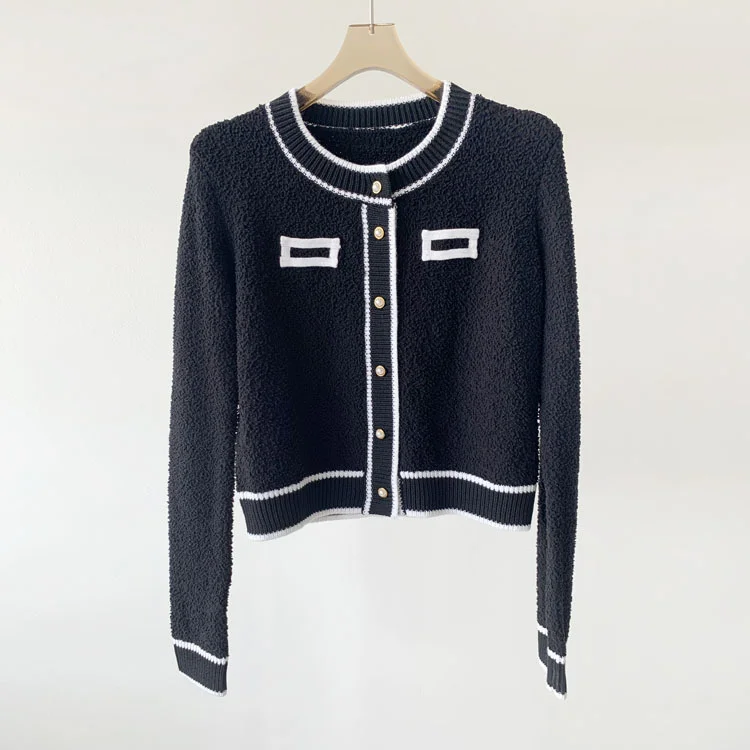 

A * o 2021 autumn new women's buckle round neck long sleeve wool sweater 106s05709