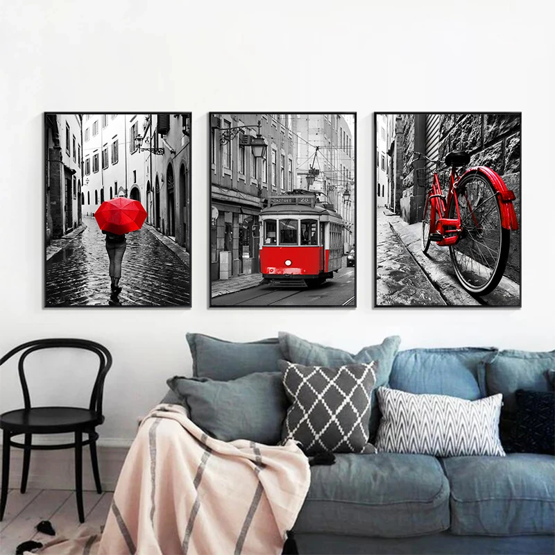 Настенный плакат черного белого красного цвета с принтом зонта дерева городской