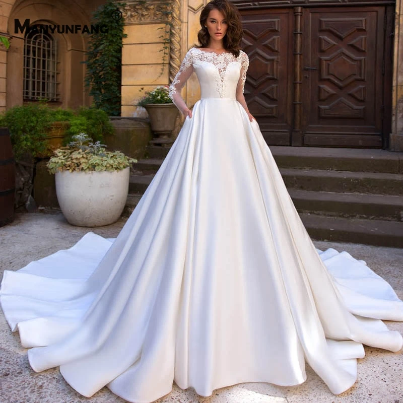 

2021 New Arrival O-Neck Full Sleeve Cathedral Train Bridal Ball Gown Elegant Embroidery Appliques Satin Button Wedding Dress