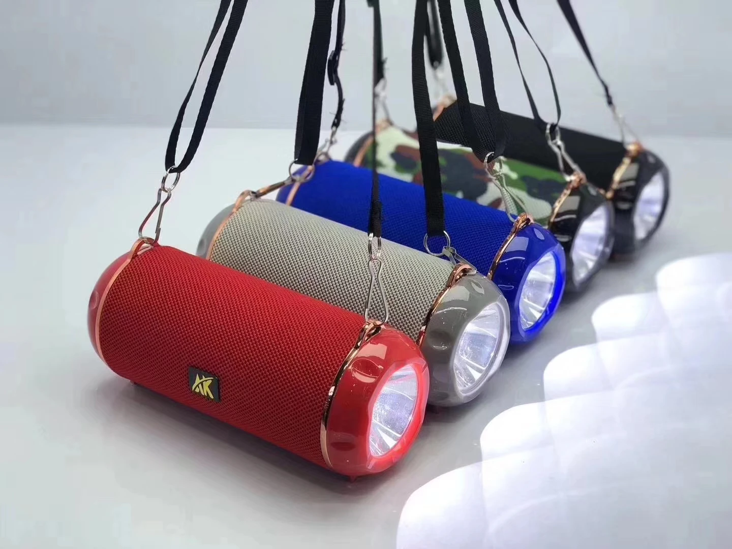 AK117 светодиодный светильник-вспышка Bluetooth Портативная Беспроводная колонка Boombox громкий динамик Xtreme FM радио TF карта USB музыка