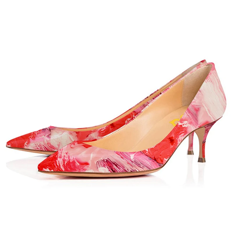 Туфли-лодочки женские на низком каблуке тонкий заостренный носок рисунок